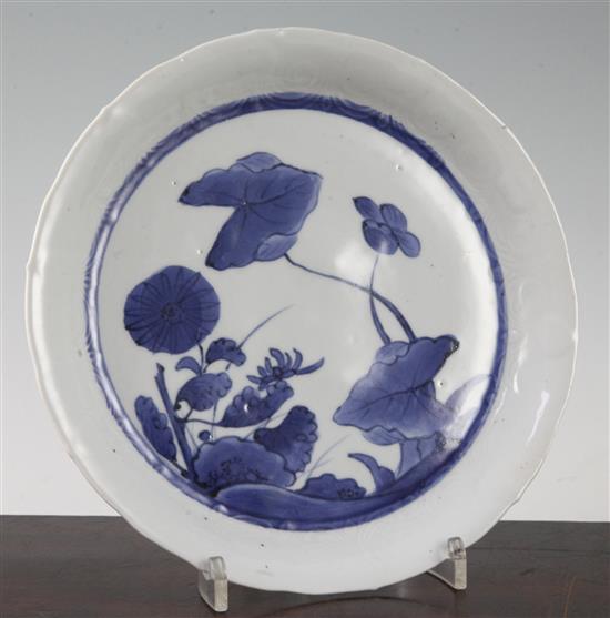 An Arita blue and white dish, late 17th/early 18th century, 21.5cm